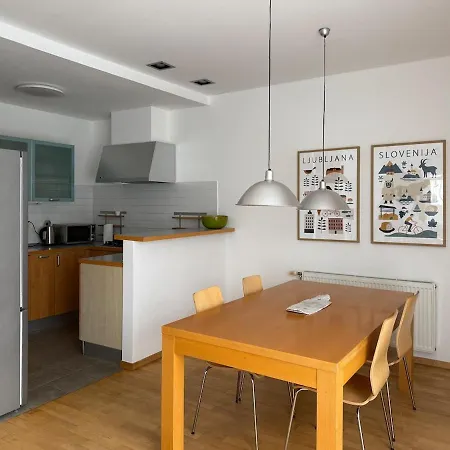 Apartament Nest With Terrace & Parking Lublana